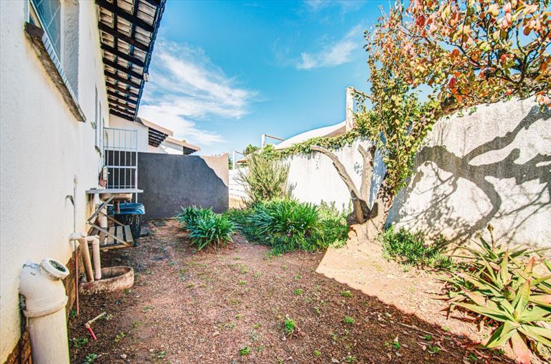  Bedroom Property for Sale in Nimrod Park Gauteng