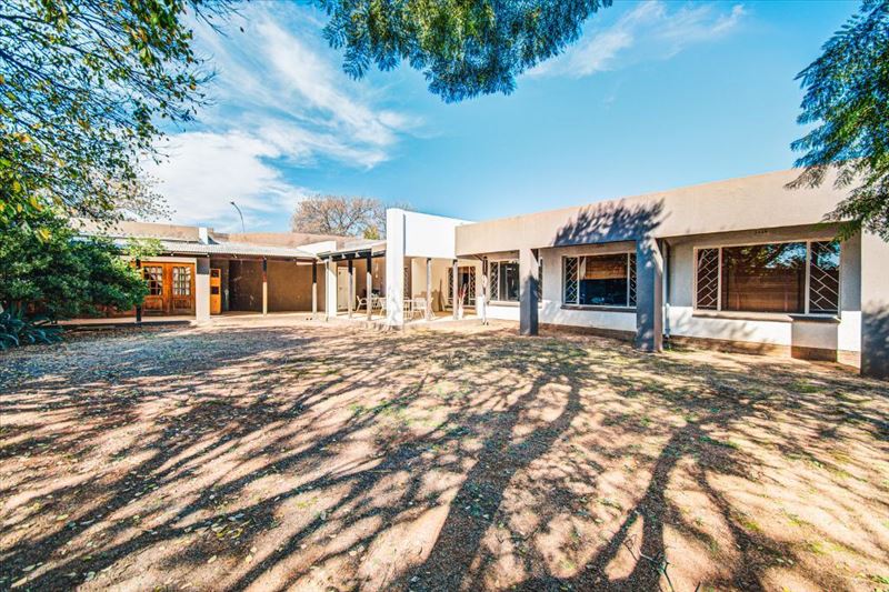  Bedroom Property for Sale in Nimrod Park Gauteng