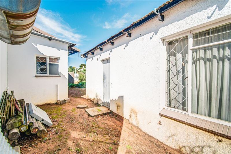  Bedroom Property for Sale in Nimrod Park Gauteng