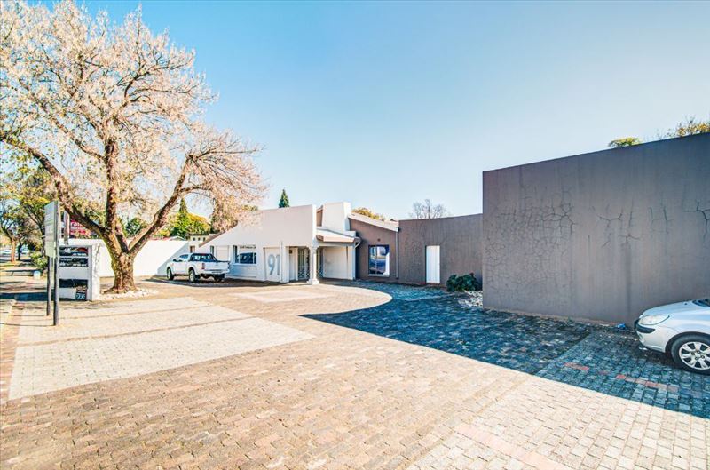  Bedroom Property for Sale in Nimrod Park Gauteng