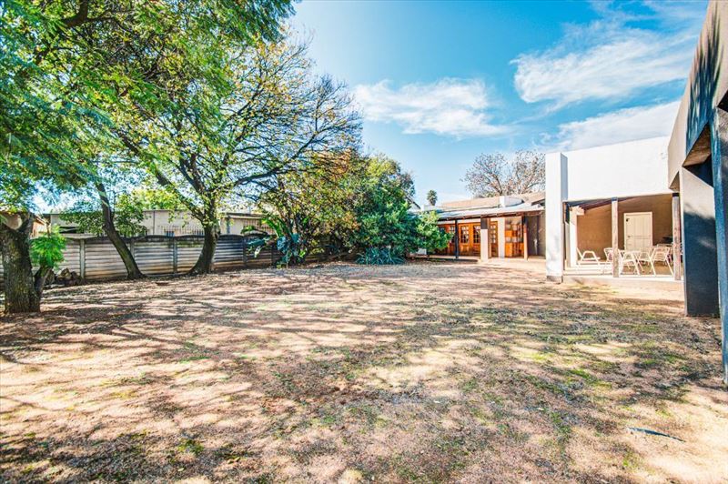  Bedroom Property for Sale in Nimrod Park Gauteng