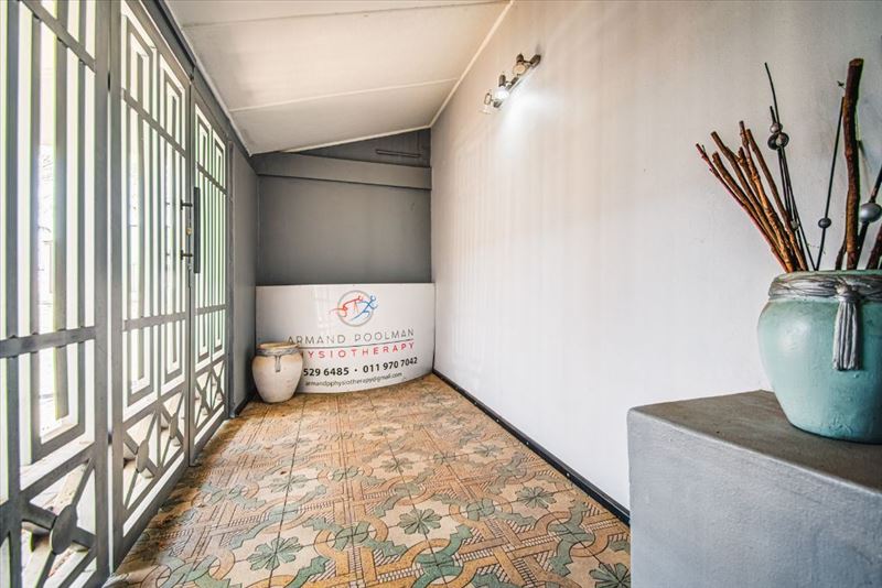  Bedroom Property for Sale in Nimrod Park Gauteng