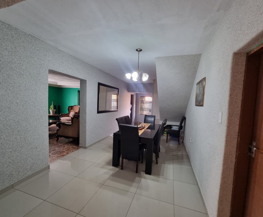 5 Bedroom Property for Sale in The Orchards Gauteng