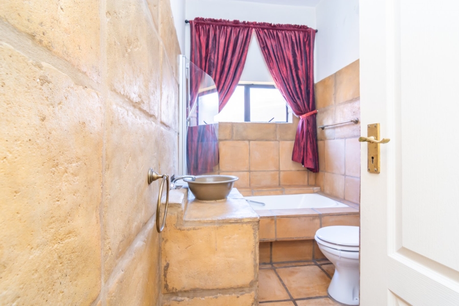 5 Bedroom Property for Sale in Kyalami Estates Gauteng