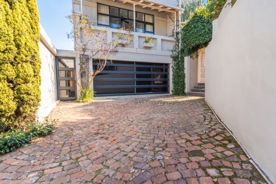 5 Bedroom Property for Sale in Kyalami Estates Gauteng