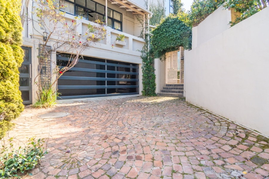 5 Bedroom Property for Sale in Kyalami Estates Gauteng