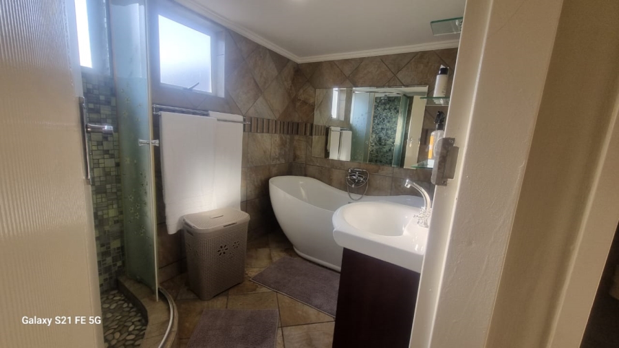 4 Bedroom Property for Sale in Riverspray Lifestyle Estate Gauteng