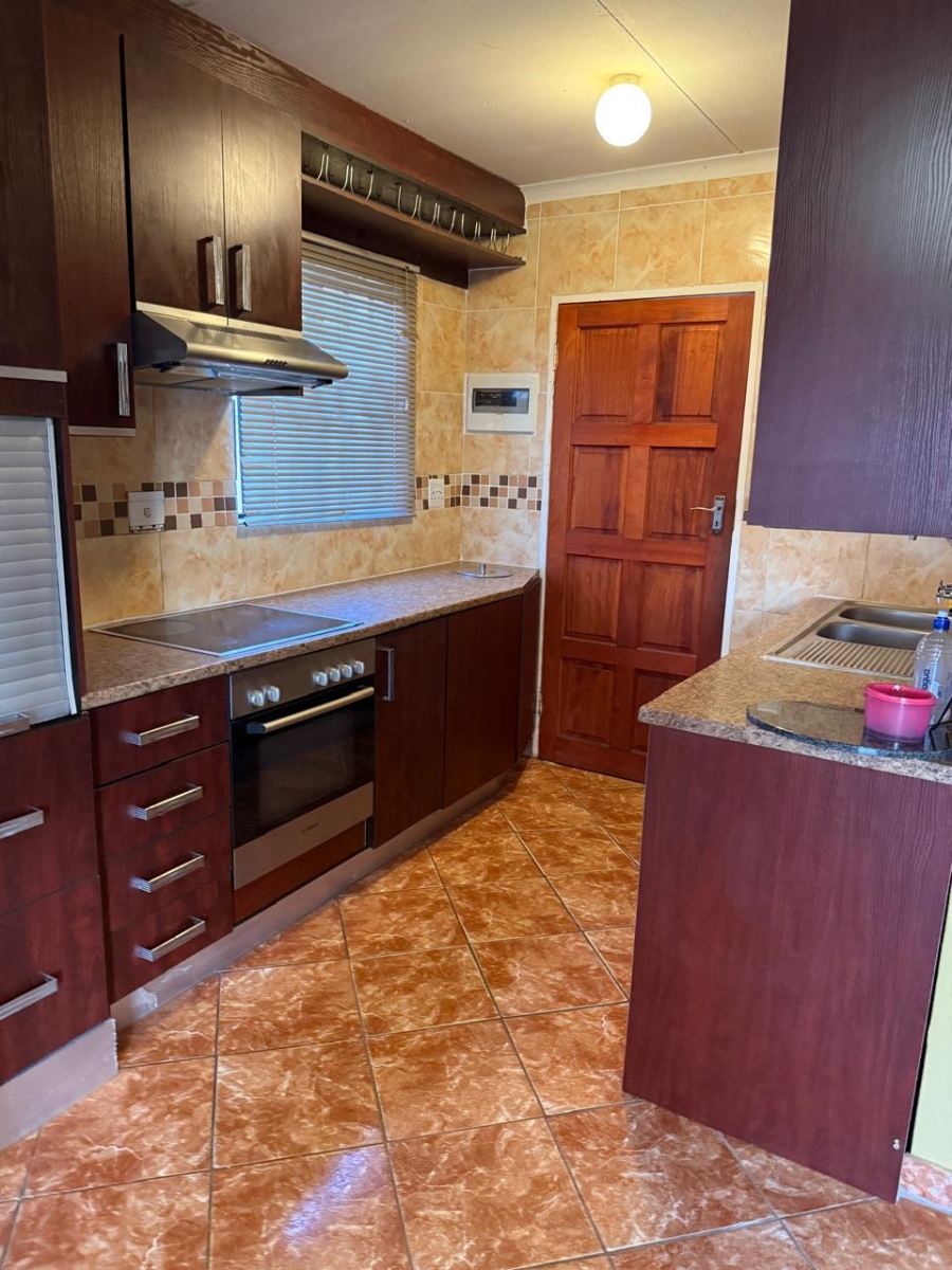 2 Bedroom Property for Sale in Rosslyn Gauteng