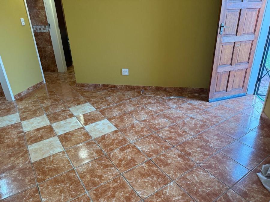 2 Bedroom Property for Sale in Rosslyn Gauteng