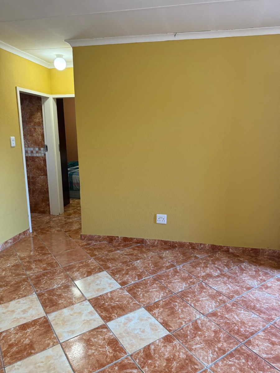 2 Bedroom Property for Sale in Rosslyn Gauteng