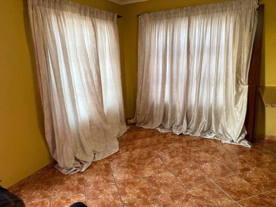 2 Bedroom Property for Sale in Rosslyn Gauteng