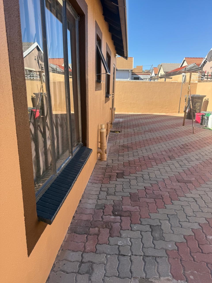 2 Bedroom Property for Sale in Rosslyn Gauteng