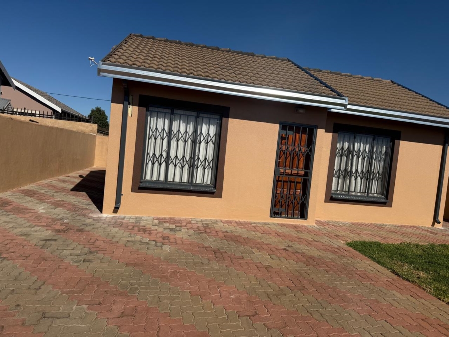 2 Bedroom Property for Sale in Rosslyn Gauteng