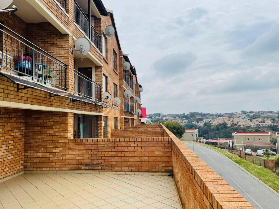 2 Bedroom Property for Sale in Winchester Hills Gauteng