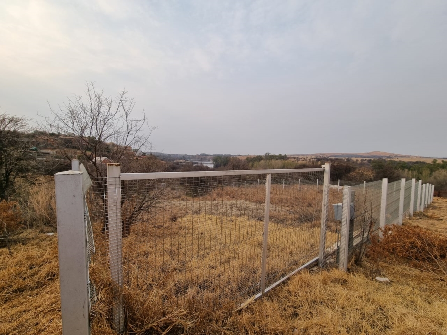  Bedroom Property for Sale in Vaaloewer Gauteng