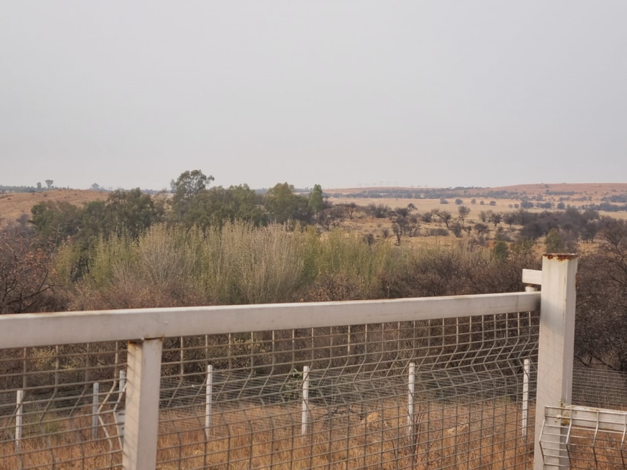 Bedroom Property for Sale in Vaaloewer Gauteng