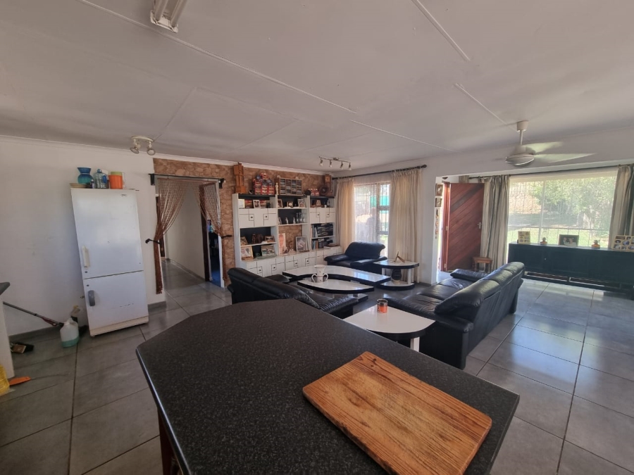 4 Bedroom Property for Sale in Vaaloewer Gauteng