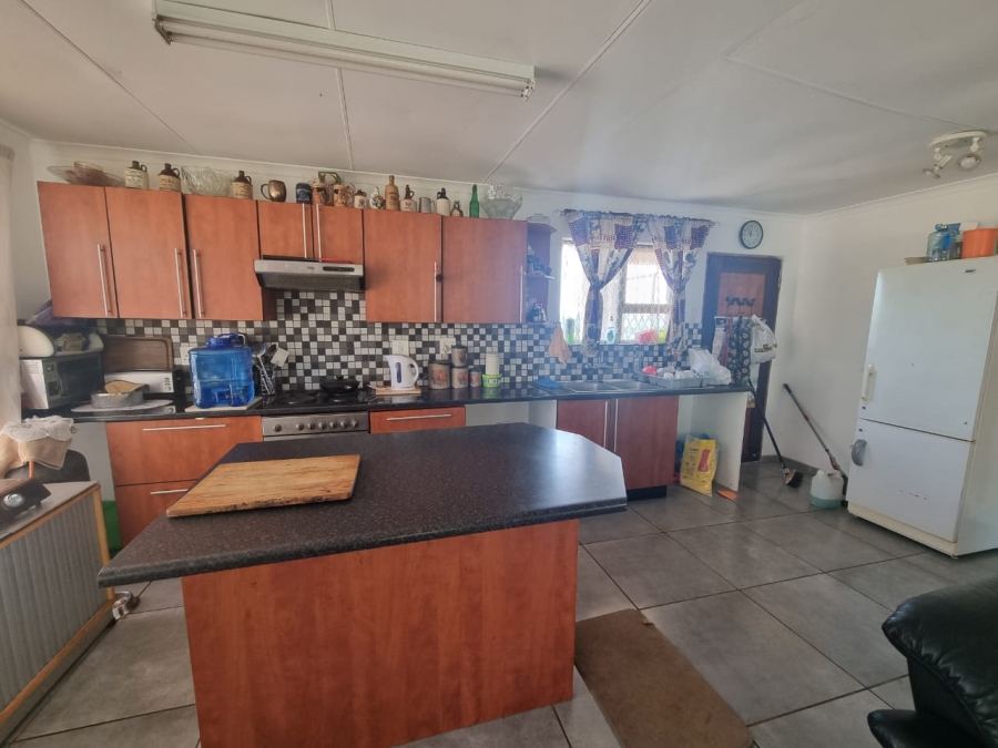 4 Bedroom Property for Sale in Vaaloewer Gauteng