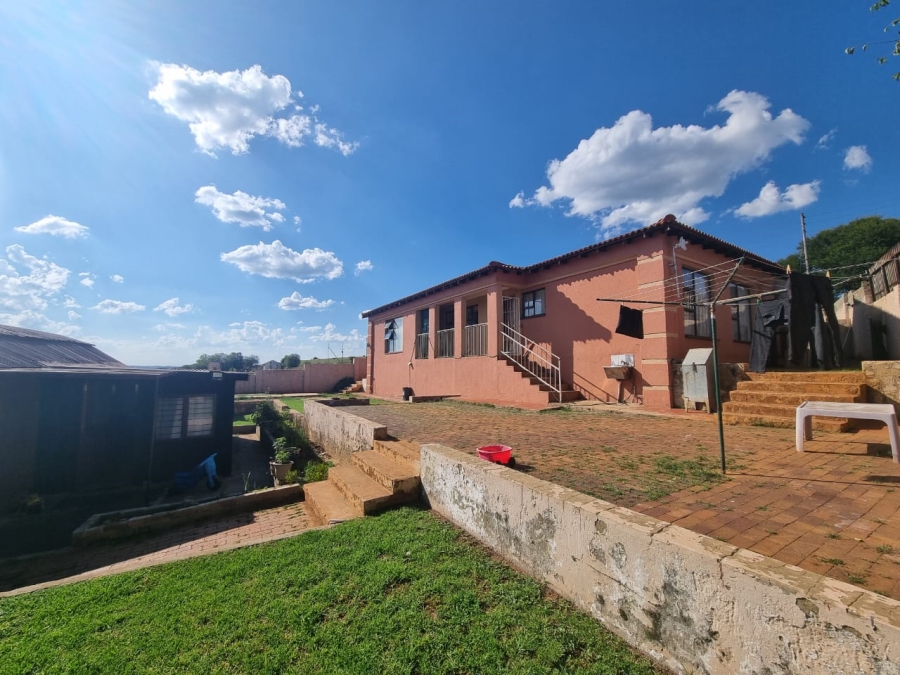 4 Bedroom Property for Sale in Vaaloewer Gauteng