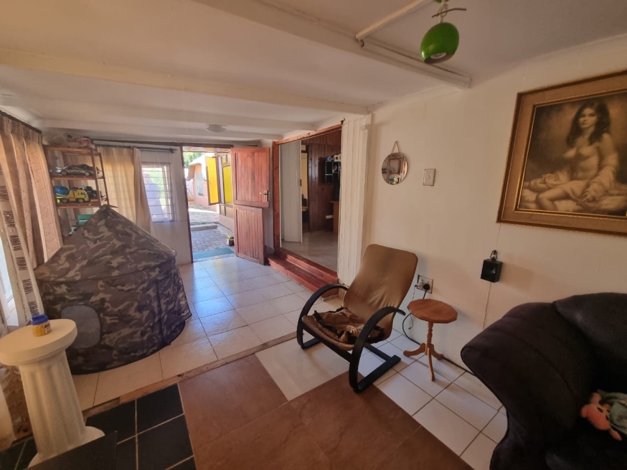 4 Bedroom Property for Sale in Vaaloewer Gauteng