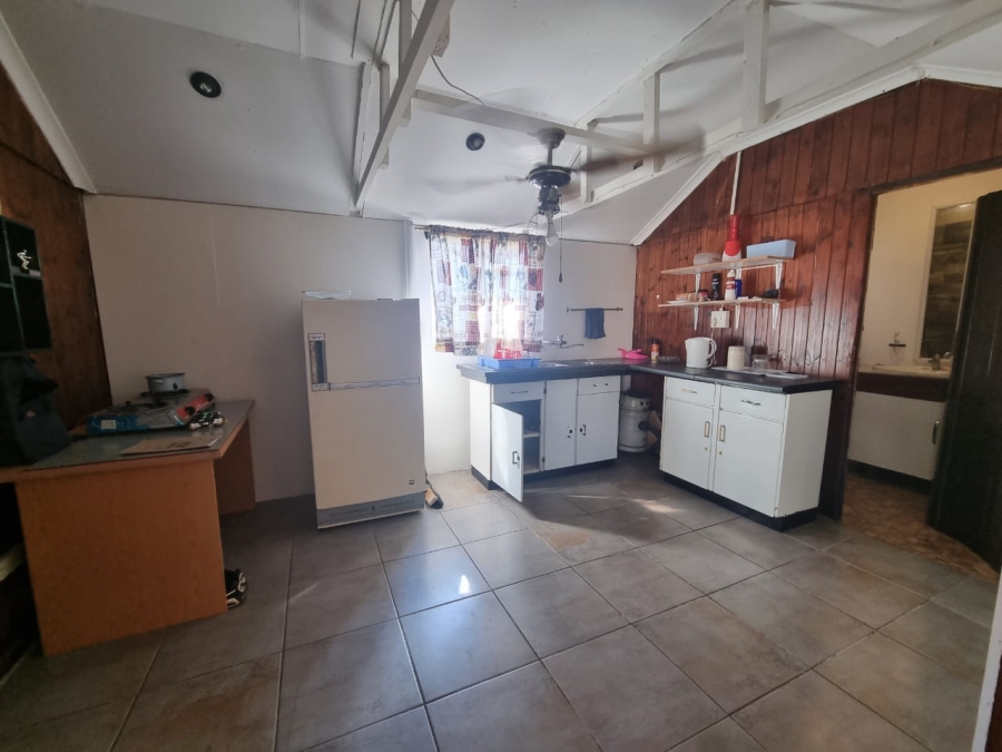 4 Bedroom Property for Sale in Vaaloewer Gauteng