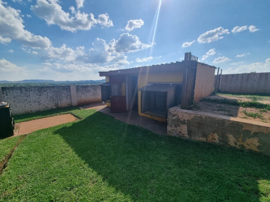 4 Bedroom Property for Sale in Vaaloewer Gauteng