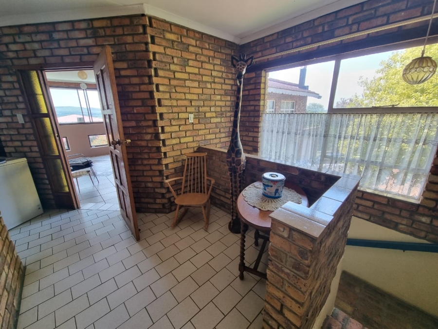 4 Bedroom Property for Sale in Vaaloewer Gauteng