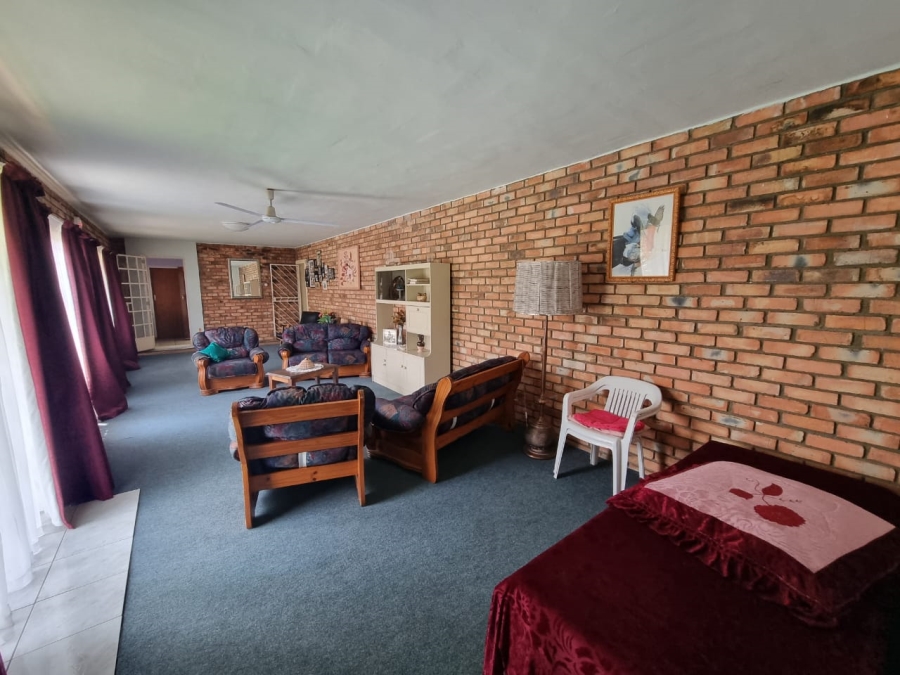 4 Bedroom Property for Sale in Vaaloewer Gauteng