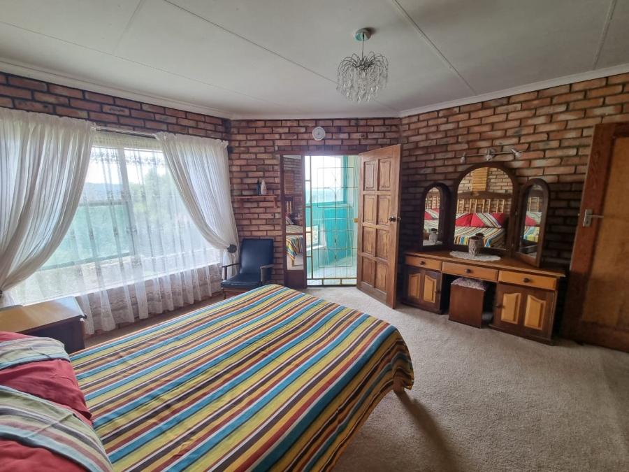 4 Bedroom Property for Sale in Vaaloewer Gauteng