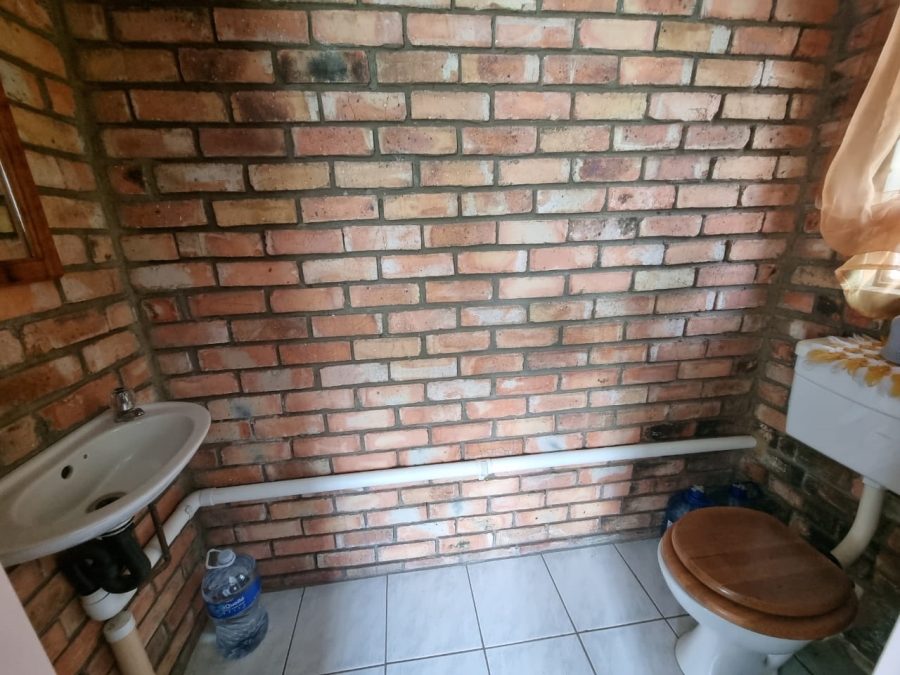 4 Bedroom Property for Sale in Vaaloewer Gauteng