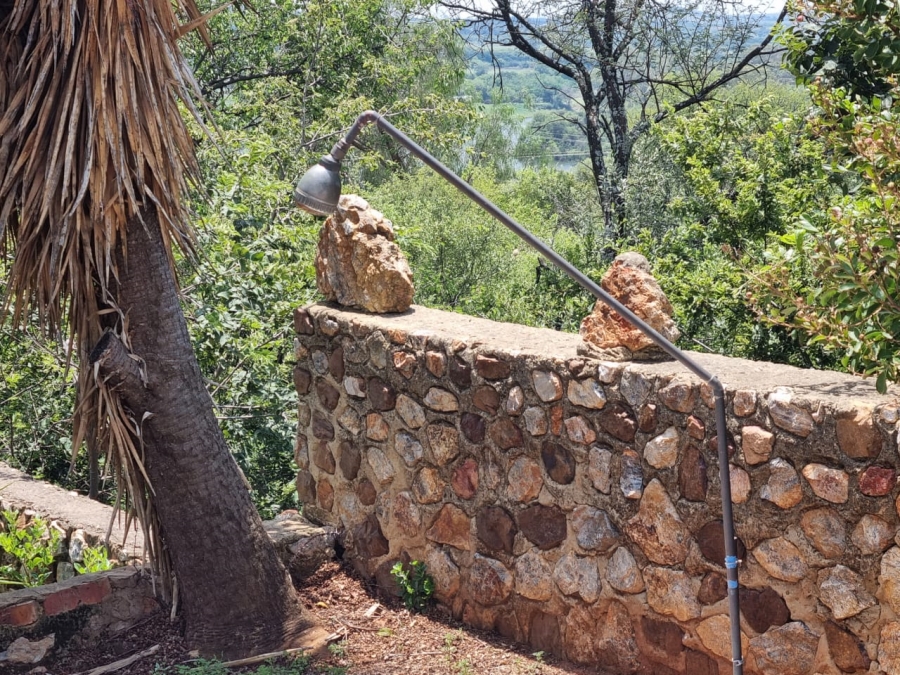 4 Bedroom Property for Sale in Vaaloewer Gauteng