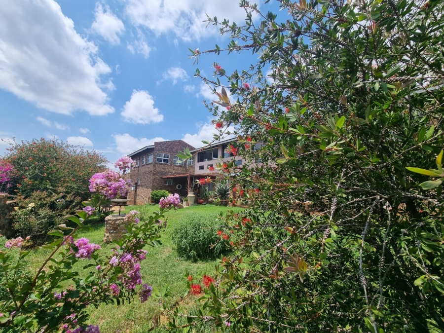 4 Bedroom Property for Sale in Vaaloewer Gauteng
