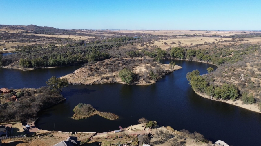 4 Bedroom Property for Sale in Vaaloewer Gauteng