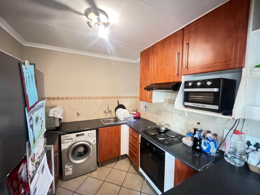 2 Bedroom Property for Sale in Erand Gardens Gauteng