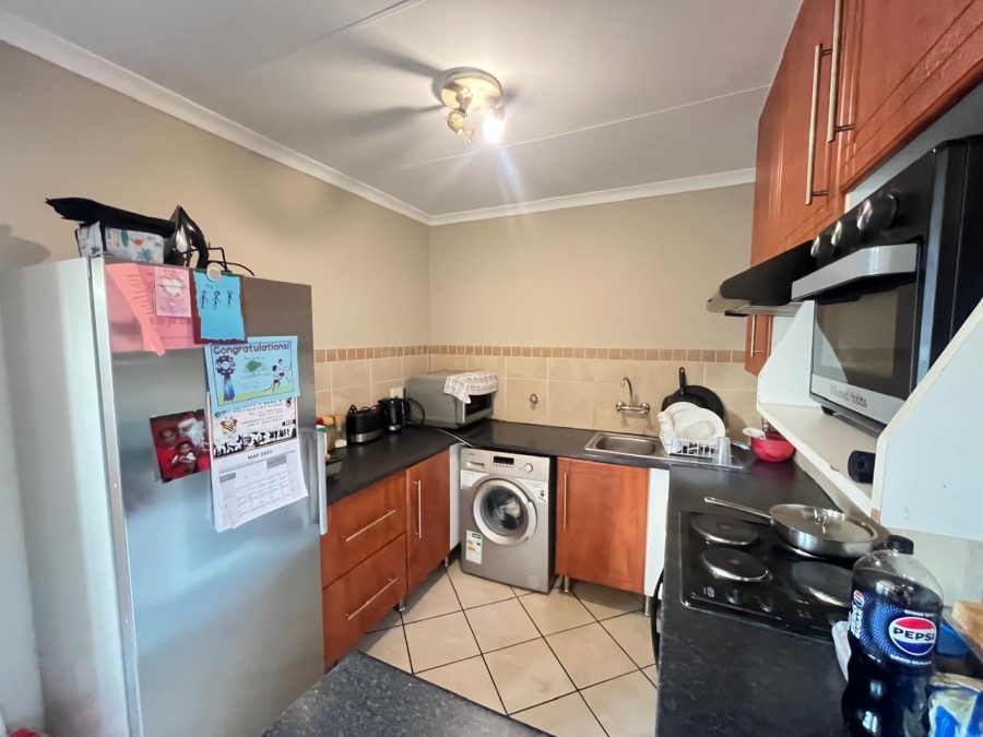 2 Bedroom Property for Sale in Erand Gardens Gauteng
