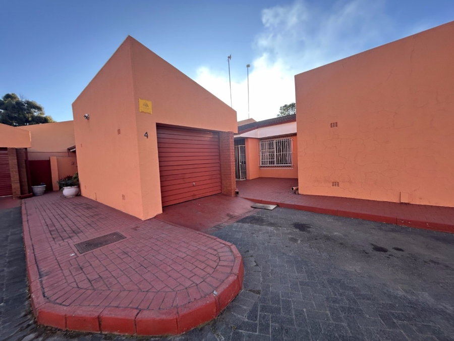 2 Bedroom Property for Sale in Vanderbijlpark SW 1 Gauteng