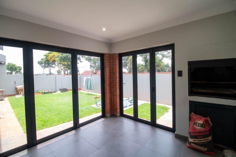 3 Bedroom Property for Sale in Brentwood Park AH Gauteng