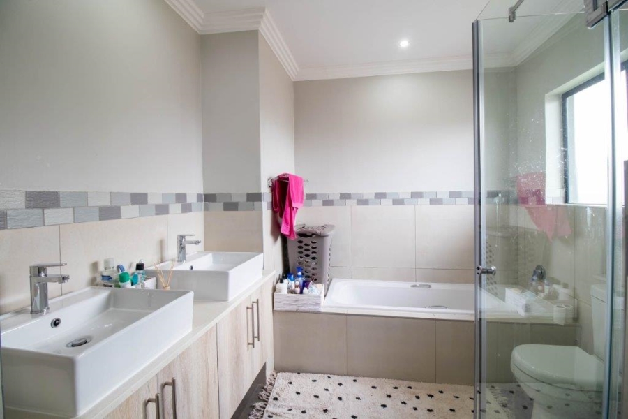 3 Bedroom Property for Sale in Brentwood Park AH Gauteng