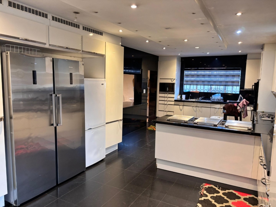 6 Bedroom Property for Sale in Laudium Gauteng
