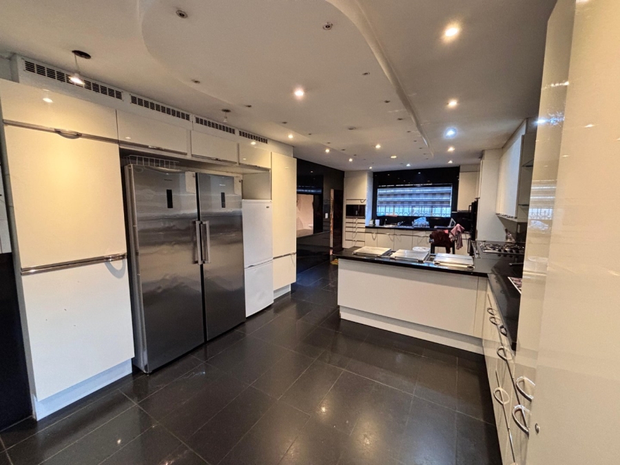 6 Bedroom Property for Sale in Laudium Gauteng