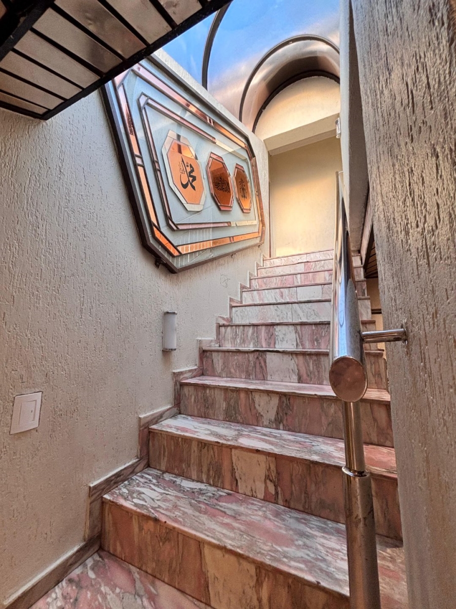6 Bedroom Property for Sale in Laudium Gauteng