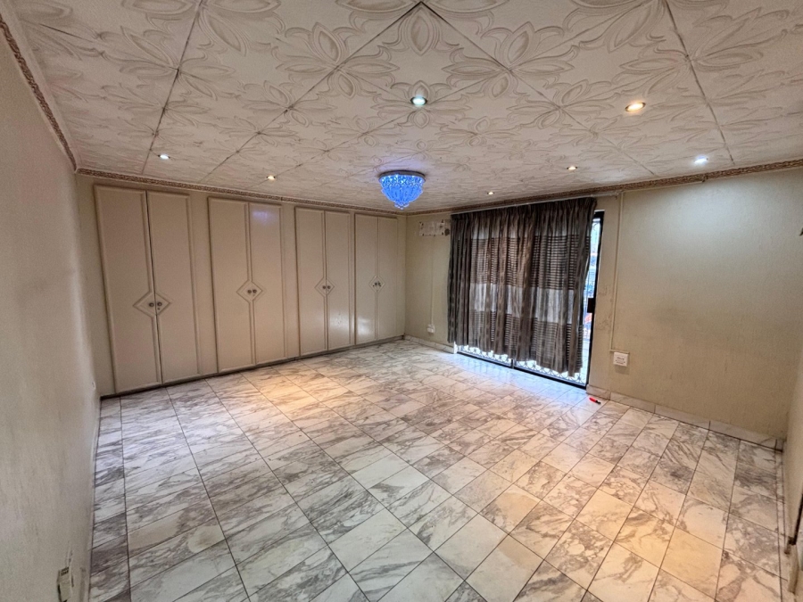 6 Bedroom Property for Sale in Laudium Gauteng