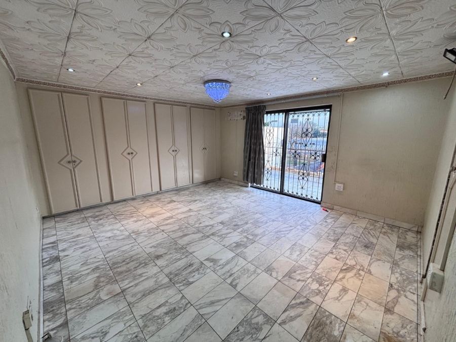 6 Bedroom Property for Sale in Laudium Gauteng