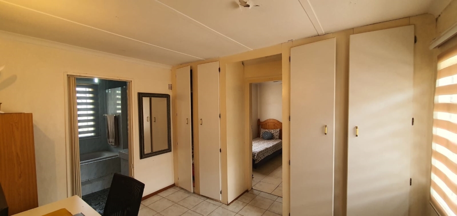 4 Bedroom Property for Sale in Ennerdale Gauteng