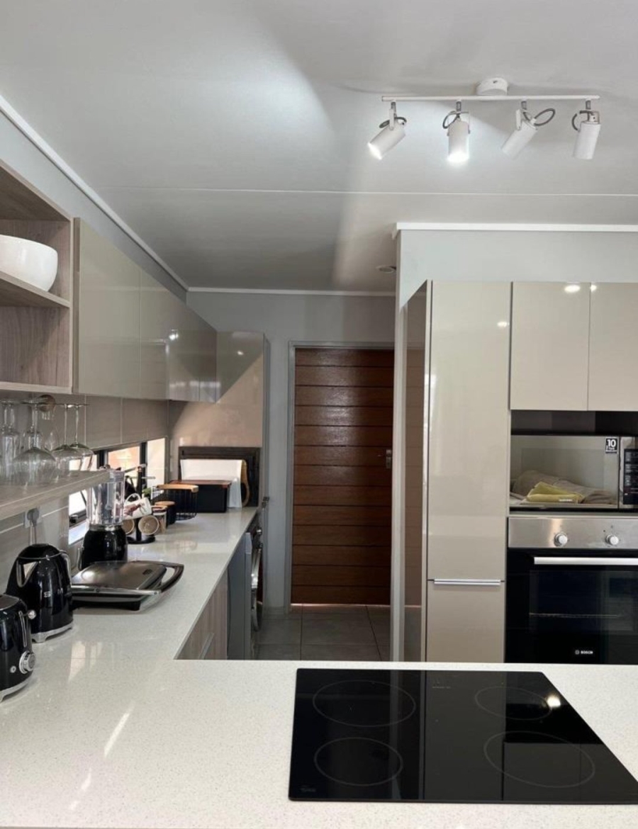 3 Bedroom Property for Sale in Amberfield Heights Gauteng