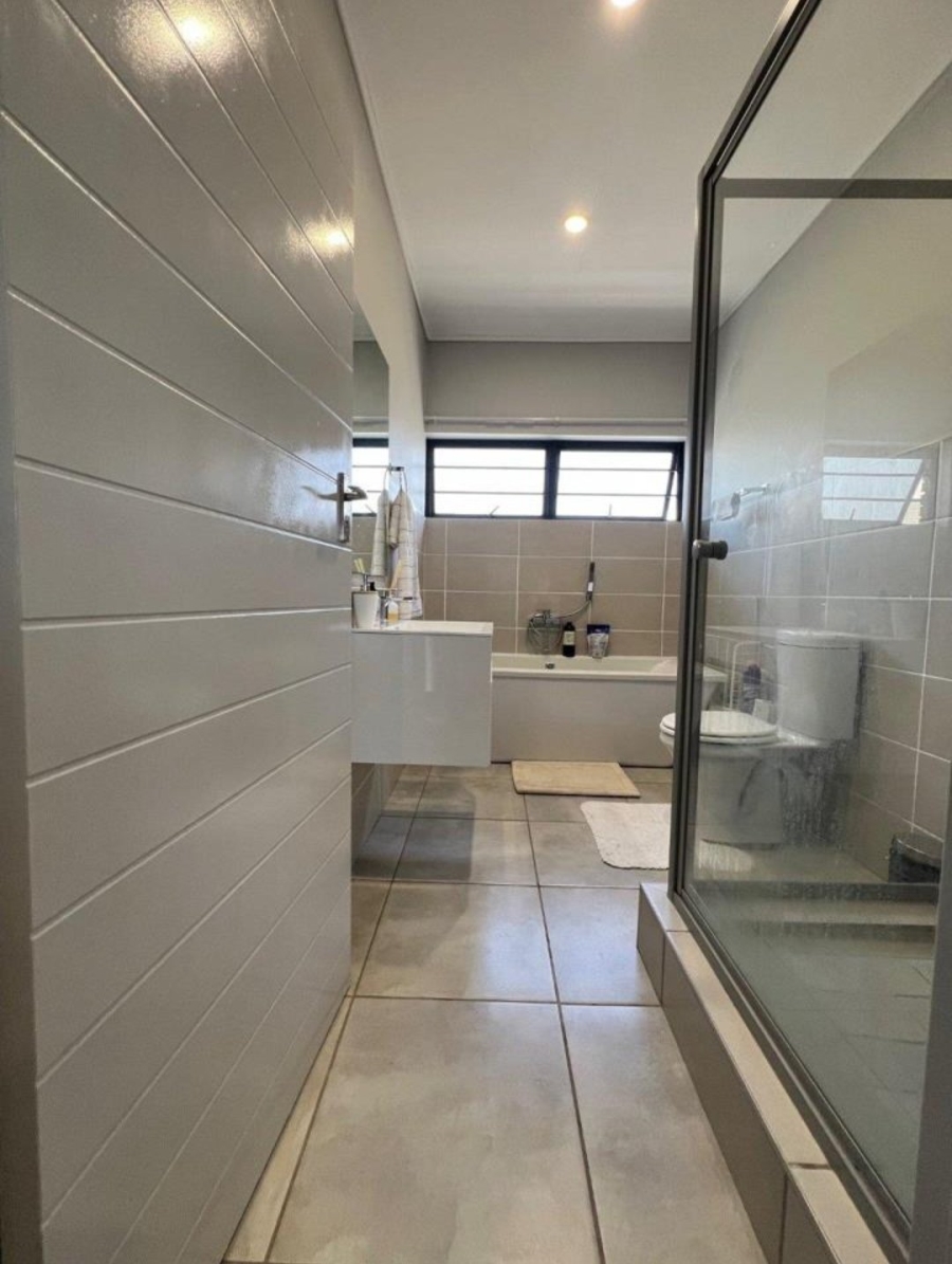 3 Bedroom Property for Sale in Amberfield Heights Gauteng