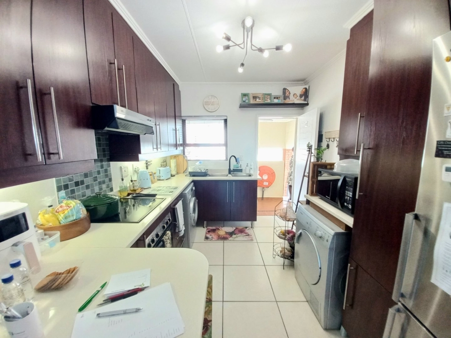 2 Bedroom Property for Sale in Greenstone Hill Gauteng