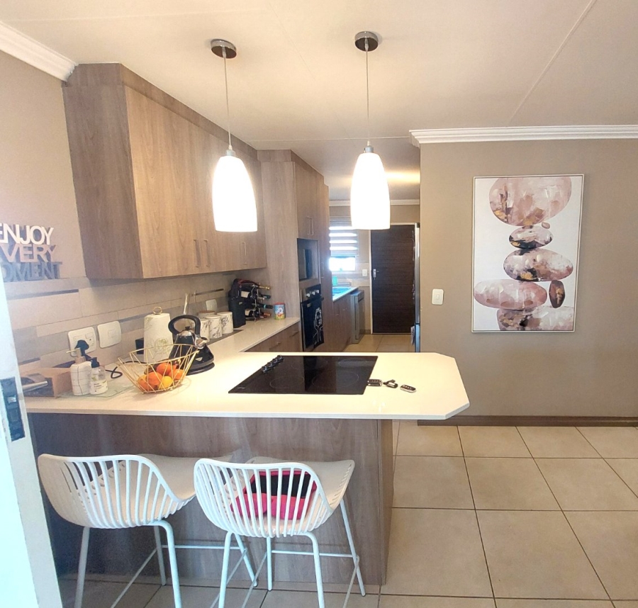 3 Bedroom Property for Sale in Rooihuiskraal North Gauteng