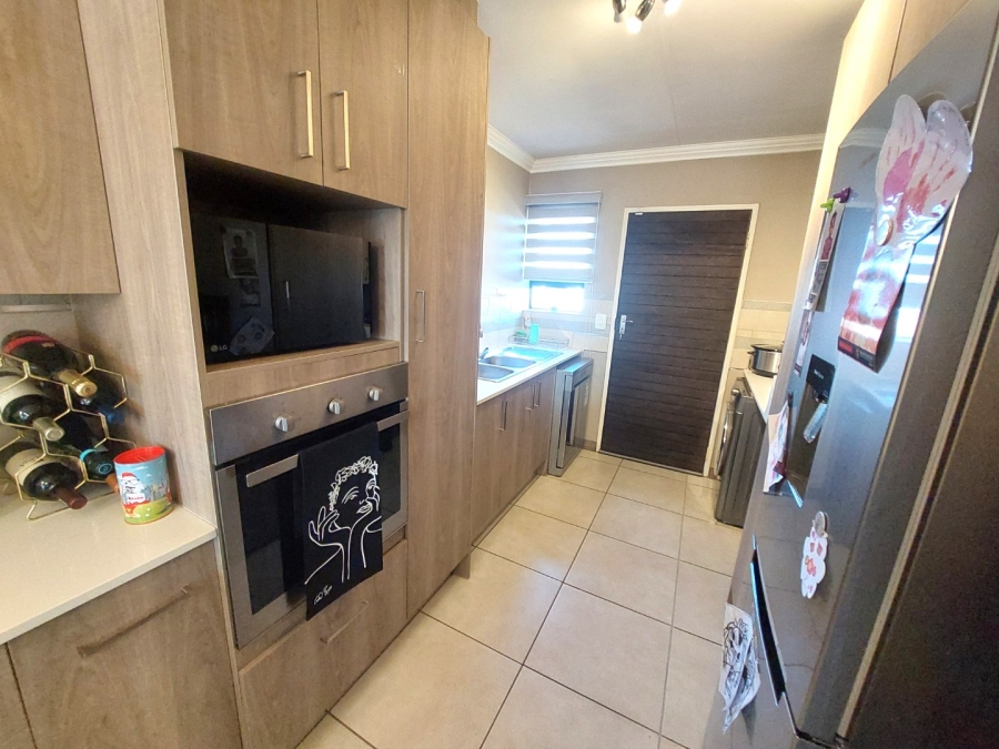 3 Bedroom Property for Sale in Rooihuiskraal North Gauteng