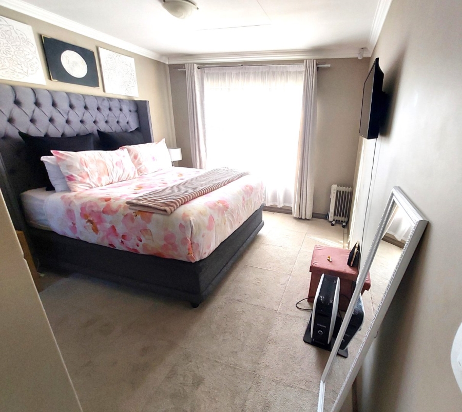 3 Bedroom Property for Sale in Rooihuiskraal North Gauteng